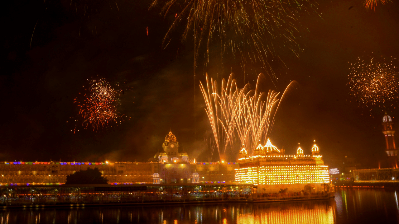 First aid for firework burns:  വെടിക്കെട്ടിൽ പൊള്ളൽ ഏറ്റാൽ ഉടൻ ചെയ്യേണ്ട ചികിത്സകൾ ഇവയെല്ലാം...