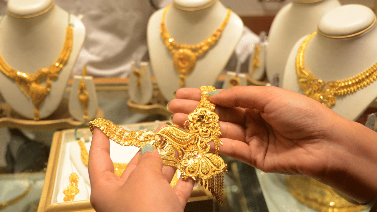 ഇന്നലെ ഒരു പവൻ സ്വർണ്ണത്തിന് 80 രൂപയും, ഗ്രാമിന് 10 രൂപയുമാണ് വില ഇന്ന് കൂടിയത്. (ഫോട്ടോ കടപ്പാട് : getty images)