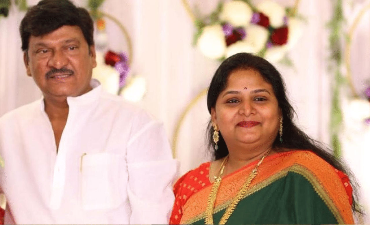 Gayathri Rajendra Prasad: നടൻ രാജേന്ദ്ര പ്രസാദിന്റെ മകൾ ഗായത്രി അന്തരിച്ചു; അന്ത്യം ചികിത്സയിലിരിക്കെ Gayathri Rajendra Prasad: നടൻ രാജേന്ദ്ര പ്രസാദിന്റെ മകൾ ഗായത്രി അന്തരിച്ചു; അന്ത്യം ചികിത്സയിലിരിക്കെ