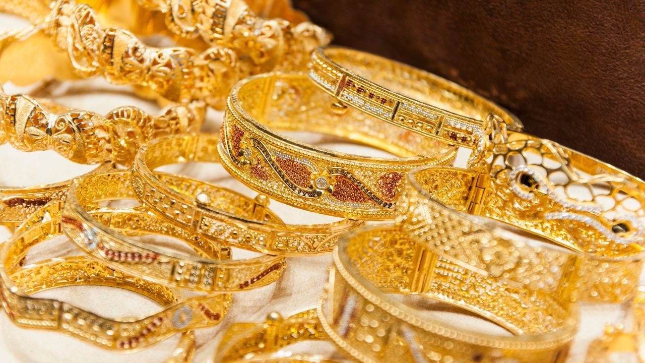 Kerala Gold Rate: ഞാന് പോകുന്നു ബൈ ദ ബൈ….വിമാനമല്ല റോക്കറ്റാ റോക്കറ്റ്; ഇന്നത്തെ സ്വര്ണവില ഇങ്ങനെ Kerala Gold Rate: ഞാന് പോകുന്നു ബൈ ദ ബൈ….വിമാനമല്ല റോക്കറ്റാ റോക്കറ്റ്; ഇന്നത്തെ സ്വര്ണവില ഇങ്ങനെ