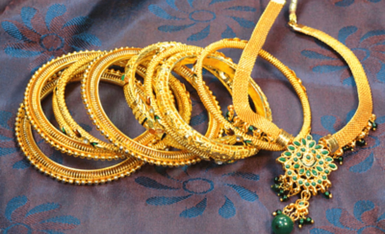 Gold Rate Today: ഒന്ന് അടങ്ങ് പൊന്നേ..! സ്വർണവില റെക്കോർഡിൽ തന്നെ