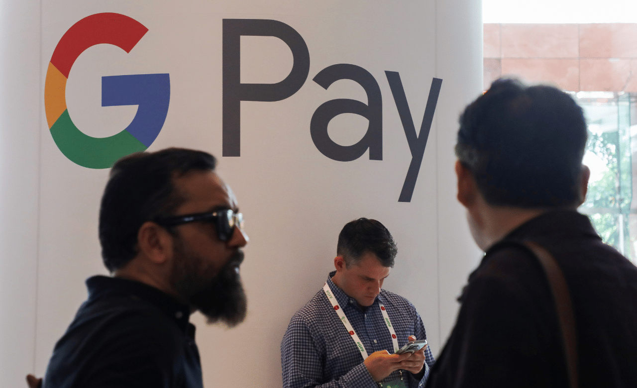 അതേസമയം, യുപിഐ ലെെറ്റ് വഴി അയക്കാവുന്ന തുക 500 രൂപയിൽ നിന്ന് 1000 ആയി ഉയർത്തി.  (Image Credits: Getty Images )