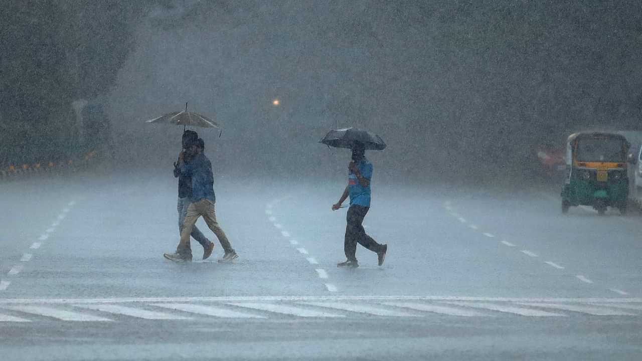 Kerala Rain Alert : സംസ്ഥാനത്ത് ഇന്ന് അതിതീവ്ര മഴ; നാല് ജില്ലകളിൽ ഓറഞ്ച് അലർട്ട്; നാളെയും മഴസാധ്യത