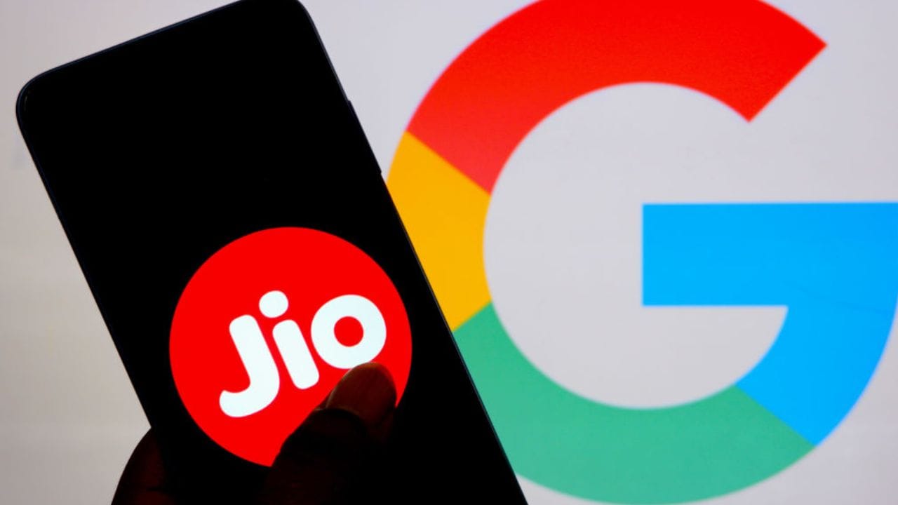 പ്രതിമാസ കണക്ക് വെച്ച് നോക്കുകയാണെങ്കില്‍ 287 രൂപയാണ് ഒരു മാസം ചെലവ് വരുന്നത്. പ്രതിദിനം 2 ജിബി ഡാറ്റ ലഭിക്കുന്ന പ്ലാനിന് ഒരു മാസത്തേക്ക് 349 രൂപയാണ് നിരക്ക്. അങ്ങനെ നോക്കുമ്പോള്‍ 719 രൂപയുടെ പ്ലാന്‍ 70 ദിവസത്തേക്ക് ലാഭം തന്നെയാണ്. (Image Credits: Getty Images)