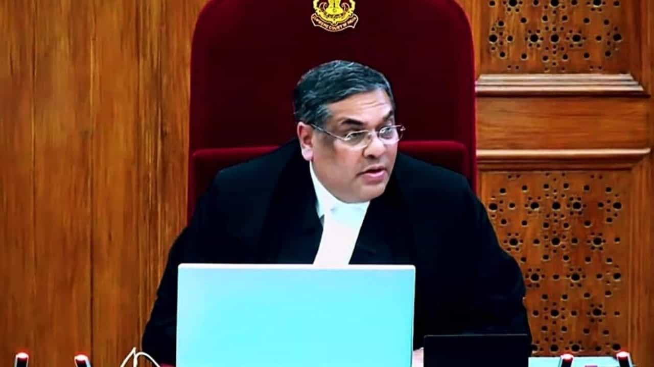 Justice Sanjiv Khanna : ചീഫ് ജസ്റ്റിസിൻ്റെ നാമനിർദ്ദേശം അംഗീകരിച്ച് കേന്ദ്രം; സുപ്രിം കോടതിയുടെ പുതിയ ചീഫ് ജസ്റ്റിസായി ജസ്റ്റിസ് സഞ്ജീവ് ഖന്ന Justice Sanjiv Khanna : ചീഫ് ജസ്റ്റിസിൻ്റെ നാമനിർദ്ദേശം അംഗീകരിച്ച് കേന്ദ്രം; സുപ്രിം കോടതിയുടെ പുതിയ ചീഫ് ജസ്റ്റിസായി ജസ്റ്റിസ് സഞ്ജീവ് ഖന്ന