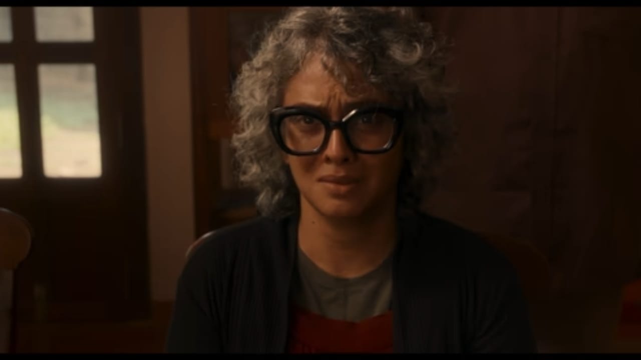 ഒരു മതവികാരത്തെയും വ്രണപ്പെടുത്താനല്ല ആ പാട്ട് എന്ന് മീഡിയ വണ്ണിന് നൽകിയ അഭിമുഖത്തിൽ ജ്യോതിർമയി പറഞ്ഞു. ആളുകൾ അനാവശ്യമായി തെറ്റിദ്ധരിച്ചിരിക്കുകയാണ്. നല്ല ഒരു കാര്യം ചെയ്തിട്ട് ഇങ്ങനെ കേൾക്കുമ്പോൾ വിഷമമുണ്ട് എന്നും ജ്യോതിർമയി പ്രതികരിച്ചു. (Image Courtesy - Screengrab)