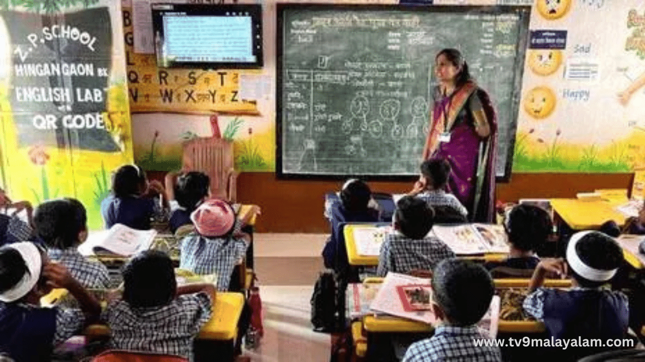 Kerala Teacher Post: 4000 അധ്യാപക തസ്തിക കുറയും, 3400 ഡിവിഷനുകൾ ഇല്ലാതാവും; കാരണം കുട്ടികളുടെ കുറവ് Kerala Teacher Post: 4000 അധ്യാപക തസ്തിക കുറയും, 3400 ഡിവിഷനുകൾ ഇല്ലാതാവും; കാരണം കുട്ടികളുടെ കുറവ്
