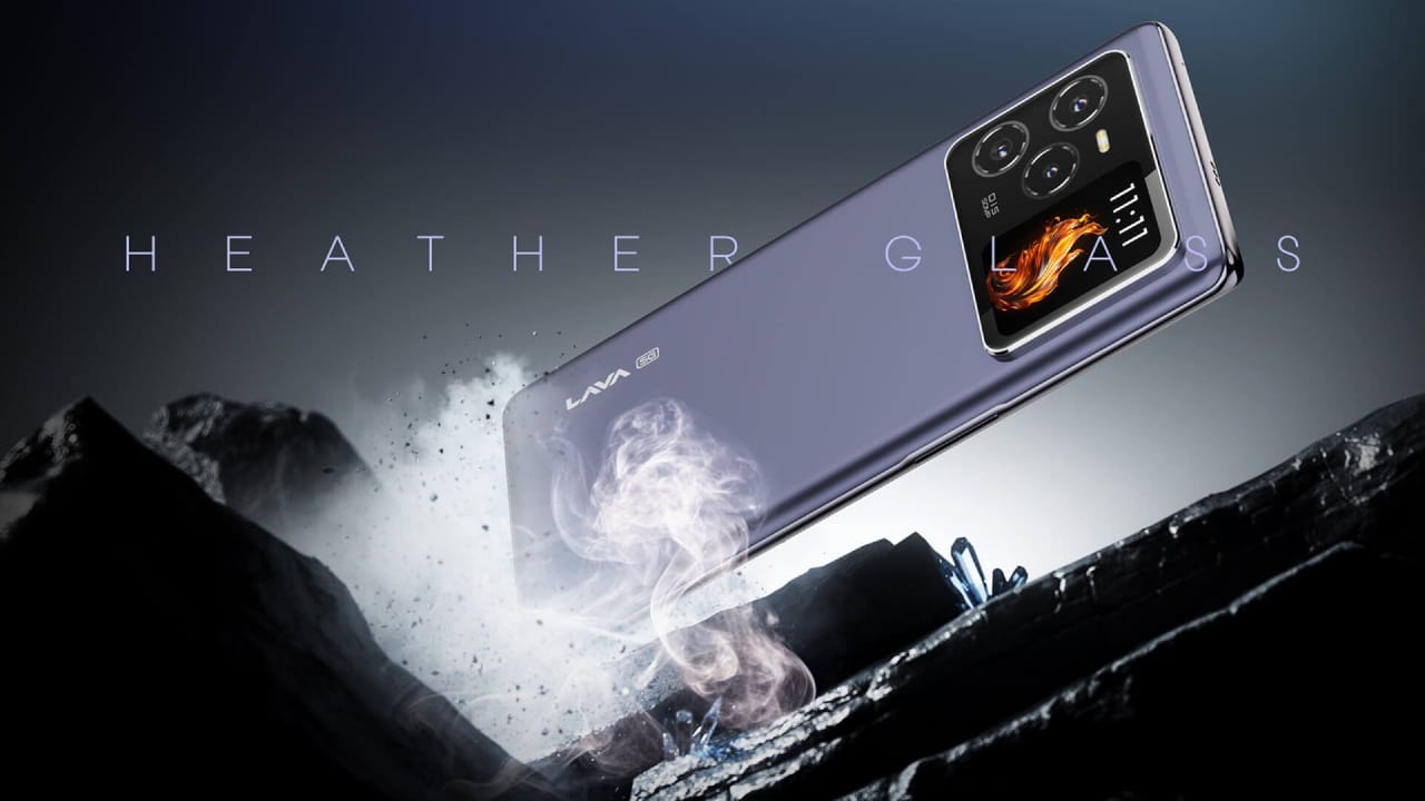 ഇത്രയധികം ഫീച്ചറുകളുള്ള ഫോണിൻ്റെ പ്രൈസിങ് വളരെ ആകർഷണീയമാണ്. 8 ജിബി + 128 ജിബി വേരിയൻ്റിന് 20999 രൂപയാണ് വില. ഈ മോഡലിൽ ചാർജറുണ്ടാവില്ല. ചാർജർ ഉൾപ്പെടുന്ന 128 ജിബി, 256 ജിബി വേരിയൻ്റുകൾക്ക് യഥാക്രമം 22,999, 24,999 എന്നിങ്ങനെയാണ് വില. (Image Courtesy - Lava Website)