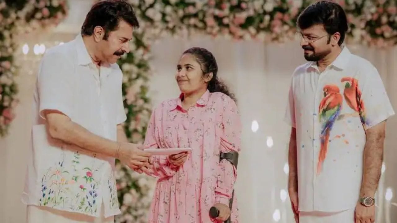 ശ്രുതിയേയും ജെന്‍സനേയും മലയാളികള്‍ ഒരിക്കലും മറക്കില്ല. നീറുന്ന നോവായി എന്നും മലയാളികളുടെ മനസില്‍ അവരുണ്ടാകും. വയനാട് ഉരുള്‍പൊട്ടലില്‍ ഉറ്റവരെയെല്ലാം നഷ്ടപ്പെട്ട ശ്രുതിക്ക് താങ്ങും തണലുമായത് പ്രതിശ്രുത വരന്‍ ജെന്‍സനാണ്. എന്നാല്‍ വിധി മറ്റൊന്നായിരുന്നു. വാഹനാപകടത്തിന്റെ രൂപത്തിലെത്തി മരണം ജെന്‍സനേയും ശ്രുതിയില്‍ നിന്നകറ്റി. (Image Credits: Screengrab)