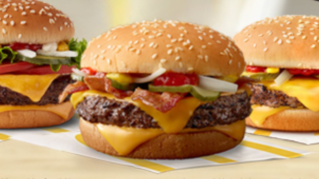 McDonald’s : പ്രശ്നക്കാരൻ ഉള്ളിയോ ബീഫോ? മക്ഡൊണാൾഡ്സിൻ്റെ ബർഗർ കഴിച്ചവർക്ക് അണുബാധ; യുഎസിൽ ഒരാൾ മരിച്ചു McDonald’s : പ്രശ്നക്കാരൻ ഉള്ളിയോ ബീഫോ? മക്ഡൊണാൾഡ്സിൻ്റെ ബർഗർ കഴിച്ചവർക്ക് അണുബാധ; യുഎസിൽ ഒരാൾ മരിച്ചു