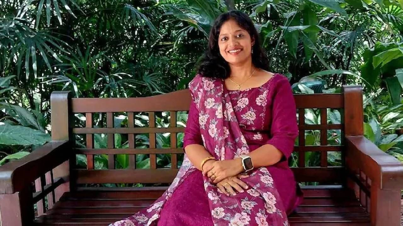 Navya Haridas: സോഫ്റ്റ്‌വെയര്‍ എഞ്ചിനീയര്‍ ജോലി രാജിവെച്ച് സജീവ രാഷ്ട്രിയത്തിലേക്ക്; വിജയത്തിന്റെ ചരിത്രം ആവർത്തിക്കുമോ നവ്യ ഹരിദാസ്