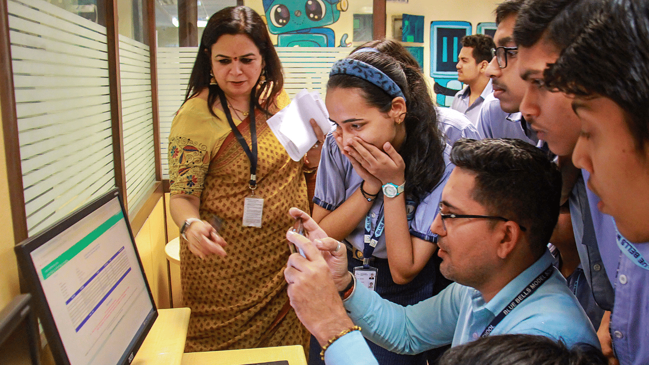 യു ജി സി നെറ്റ് ഫലം ഇതുവരെ പ്രസിദ്ധീകരിക്കാത്തതിൽ നിരാശരായി ഉദ്യോ​ഗാർത്ഥികൾ. നെറ്റ് ഫലത്തിന്റെ തീയതിയും സമയവും സംബന്ധിച്ച ഔദ്യോഗിക അപ്‌ഡേറ്റുകളൊന്നും പരീക്ഷാ അതോറിറ്റി ഇതുവരെ പുറത്തുവിട്ടിട്ടില്ല. ​(Image - getty images/ PTI) 