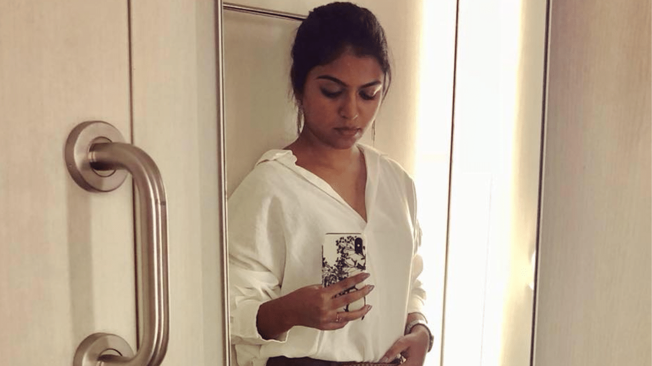 Raveena Ravi: ഇനി വിവാഹം; പ്രണയം വെളിപ്പെടുത്തി ശ്രീജയുടെ മകൾ രവീണ, വരൻ യുവ സംവിധായകൻ Raveena Ravi: ഇനി വിവാഹം; പ്രണയം വെളിപ്പെടുത്തി ശ്രീജയുടെ മകൾ രവീണ, വരൻ യുവ സംവിധായകൻ