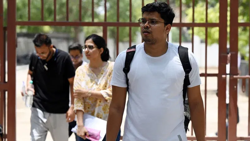 RRB NTPC Recruitment 2024: റെയിൽവേ പരീക്ഷ പാസായാൽ കിട്ടുന്ന കൂടിയ ശമ്പളവും കുറഞ്ഞ ശമ്പളവും അറിയണോ? RRB NTPC Recruitment 2024: റെയിൽവേ പരീക്ഷ പാസായാൽ കിട്ടുന്ന കൂടിയ ശമ്പളവും കുറഞ്ഞ ശമ്പളവും അറിയണോ?