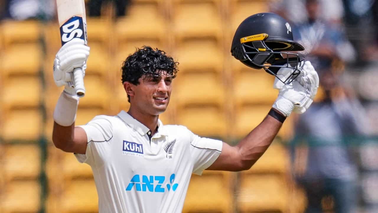IND vs NZ : ഇന്ത്യൻ ബാറ്റർമാർക്ക് രചിൻ രവീന്ദ്രയുടെ സ്റ്റഡി ക്ലാസ്; ബൗളിംഗ് പിച്ച് ബാറ്റിംഗ് പിച്ചാക്കി ന്യൂസീലൻഡിന് കൂറ്റൻ ലീഡ് IND vs NZ : ഇന്ത്യൻ ബാറ്റർമാർക്ക് രചിൻ രവീന്ദ്രയുടെ സ്റ്റഡി ക്ലാസ്; ബൗളിംഗ് പിച്ച് ബാറ്റിംഗ് പിച്ചാക്കി ന്യൂസീലൻഡിന് കൂറ്റൻ ലീഡ്