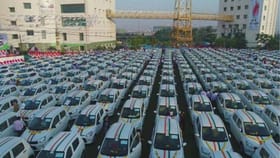 ജീവനക്കാര്‍ക്ക് ദീപാവലി സമ്മാനമായി കാറും ഫ്‌ളാറ്റും