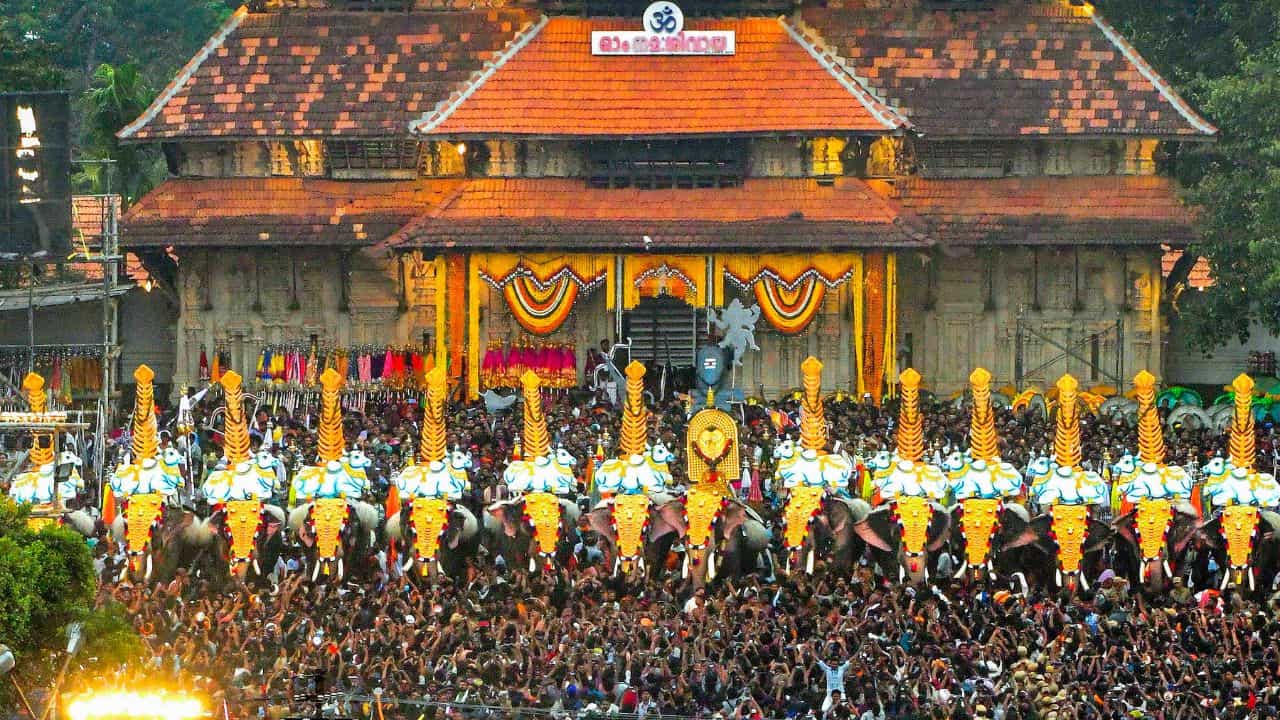 Thrissur Pooram: ആരുടെയും പേരില്ലാത്ത എഫ്ഐആര്; പൂരം കലക്കലില് പോലീസ് കേസെടുത്തു Thrissur Pooram: ആരുടെയും പേരില്ലാത്ത എഫ്ഐആര്; പൂരം കലക്കലില് പോലീസ് കേസെടുത്തു