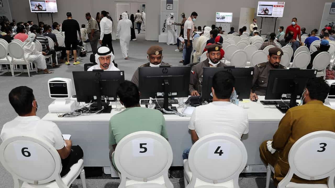 UAE Amnesty : പൊതുമാപ്പ് നീട്ടില്ലെന്ന് യുഎഇ; എക്സിറ്റ് പെർമിറ്റ് ലഭിച്ചവർ നാട് വിടണമെന്ന് കർശന നിർദ്ദേശം UAE Amnesty : പൊതുമാപ്പ് നീട്ടില്ലെന്ന് യുഎഇ; എക്സിറ്റ് പെർമിറ്റ് ലഭിച്ചവർ നാട് വിടണമെന്ന് കർശന നിർദ്ദേശം