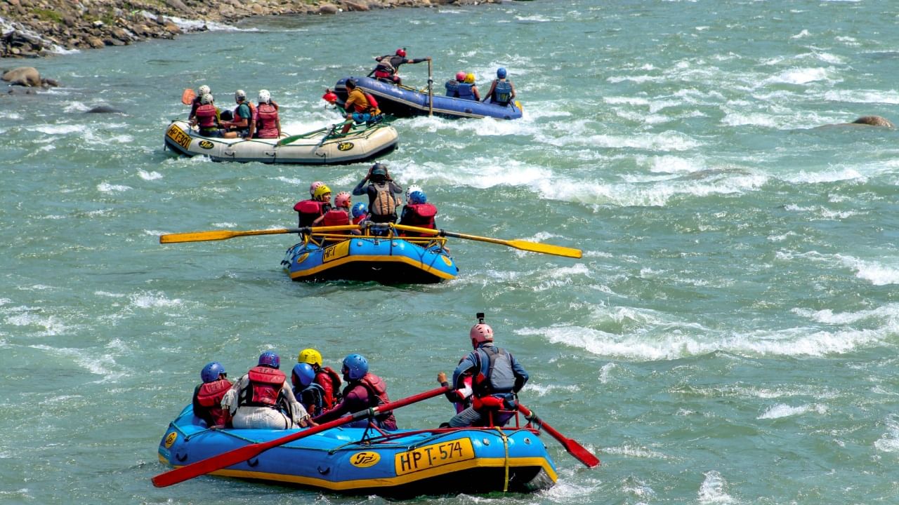 Women Rafting : ഗംഗയിലൂടെ വനിതകളുടെ സാഹസിക റാഫ്റ്റിങ്; യാത്ര 53 ദിവസങ്ങൾ കൊണ്ട് അഞ്ച് സംസ്ഥാനങ്ങളിലൂടെ Women Rafting : ഗംഗയിലൂടെ വനിതകളുടെ സാഹസിക റാഫ്റ്റിങ്; യാത്ര 53 ദിവസങ്ങൾ കൊണ്ട് അഞ്ച് സംസ്ഥാനങ്ങളിലൂടെ