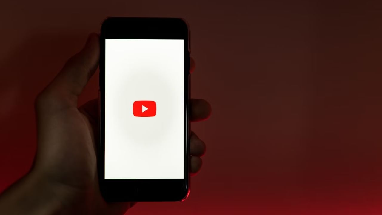 സ്കിപ് ചെയ്യാവുന്ന പരസ്യങ്ങളും സ്കിപ് ചെയ്യാൻ കഴിയാത്ത പരസ്യങ്ങളുമുണ്ട്. സ്കിപ് ചെയ്യാൻ കഴിയാവുന്ന പരസ്യങ്ങൾക്ക് 15 മുതൽ 30 സെക്കൻഡ് വരെയാണ് കൗണ്ട് ഡൗൺ. ഈ കൗണ്ട് ഡൗൺ അവസാനിക്കുമ്പോൾ സ്കിപ് ആഡ് ബട്ടൺ വരും. എന്നാൽ ഈ ബട്ടൺ കാണാനാവുന്നില്ലെന്നാണ് പരാതി. (Image Courtesy - Unsplash)