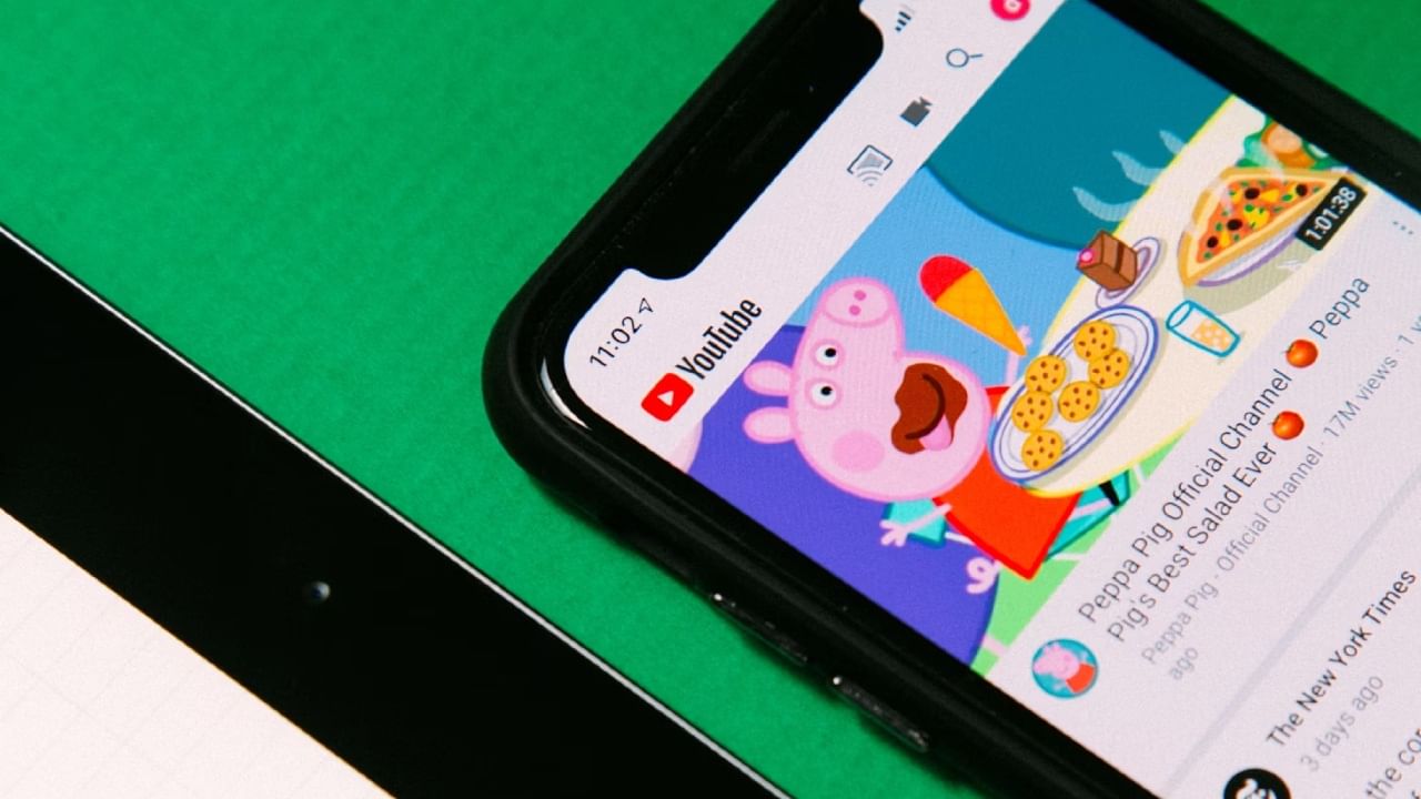 ആഡ് സ്കിപ് ബട്ടൻ ശരിക്ക് കാണാനാവുന്നില്ലെന്ന് പല യൂസർമാരും പരാതിപ്പെട്ടിരുന്നു. ചിലപ്പോഴൊക്കെ സ്കിപ് ബട്ടൺ പൂർണമായി കാണാതാവുന്നു എന്നും മറ്റ് ചിലപ്പോൾ കൗണ്ട് ഡൗൺ അവസാനിച്ചതിന് ശേഷമാണ് ആഡ് സ്കിപ് ബട്ടൻ പ്രത്യക്ഷപ്പെടുന്നതെന്നും പരാതികളുയർന്നു. (Image Courtesy - Unsplash)