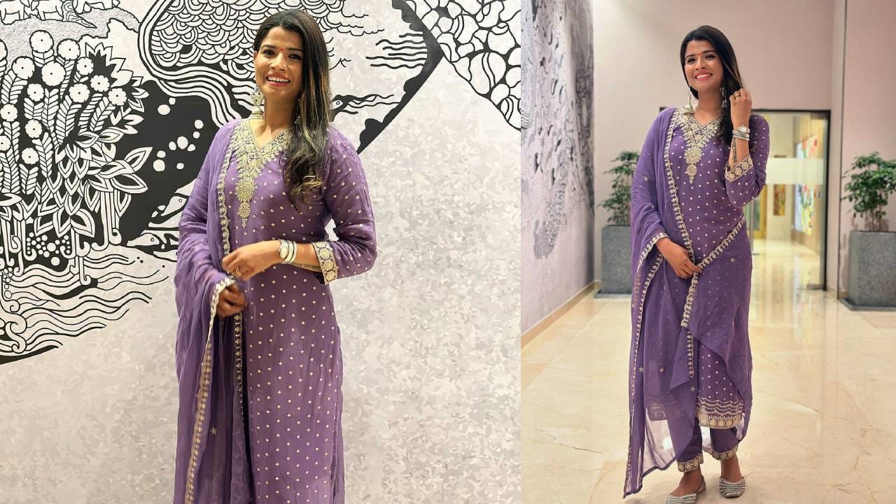 ശാരീരികമായും മാനസികമായും ഏറെ മോശ സാഹചര്യത്തിലൂടെയാണ് ​ഗായിക അമൃത സുരേഷും കുടുംബവും കടന്നു പോകുന്നത്. വിവാഹത്തിനു ശേഷം തനിക്ക് നേരിടേണ്ടി വന്ന ദുരവസ്ഥയെ കുറിച്ച് ഒരിക്കലും താരം തുറന്നു പറഞ്ഞിരുന്നില്ല. എന്നാൽ കഴിഞ്ഞ ദിവസം താരം സംഭവിത്തിൽ പ്രതികരിച്ച് രം​ഗത്ത് എത്തിയിരുന്നു.  (image credits: instagram-amruthasuresh)