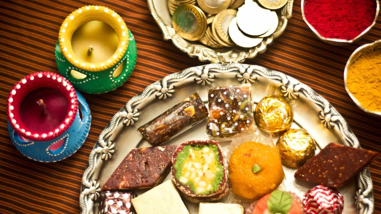 Diwali 2024: മധുരമില്ലാതെ എന്ത് ദീപാവലി; മധുരം പകരും ചില രുചിക്കൂട്ടുകൾ ഇതാ....