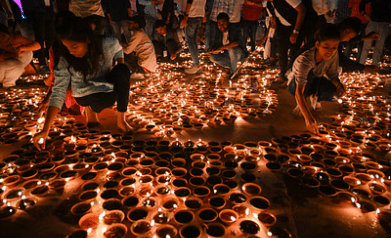 Diwali 2024: ആഘോഷം ഒന്ന്, ഐതീഹ്യം പലത്; അറിയാം ദീപാവലിയെ കുറിച്ച്