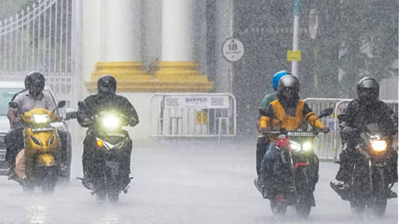 Kerala rain alert: ഇനി മഴക്കാലം, ബുധനാഴ്ച മുതൽ സംസ്ഥാനത്ത് ഇടിവെട്ടി മഴ പെയ്യും