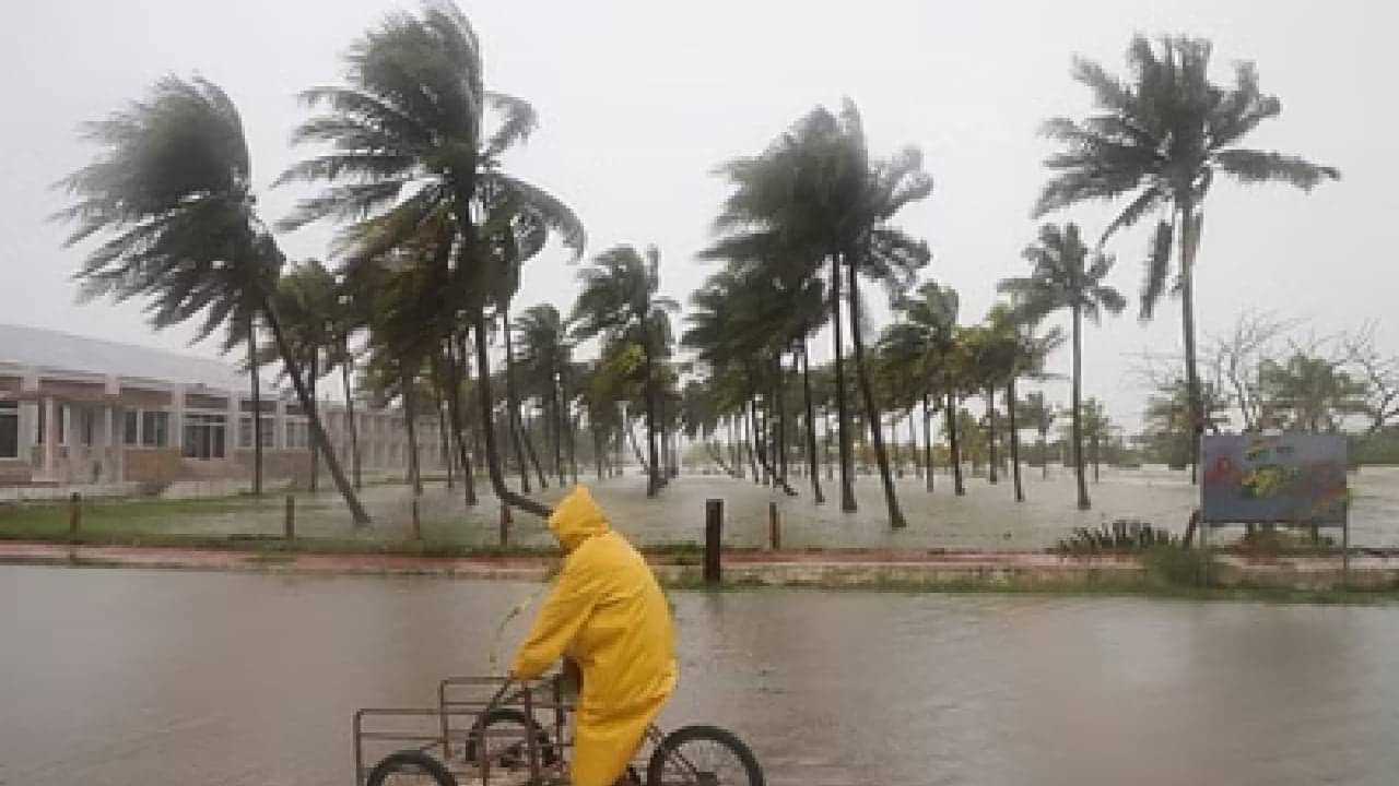 Kerala Rain Alert Update: അറബിക്കടലില്‍ ശക്തികൂടിയ ന്യൂനമർദ്ദം;  ഇന്ന് ഒന്‍പത് ജില്ലകളില്‍ യെല്ലോ അലർട്ട്