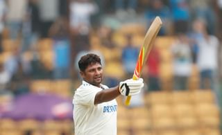 IND vs NZ : ഇന്ത്യൻ ബാറ്റർമാർക്ക് രചിൻ രവീന്ദ്രയുടെ സ്റ്റഡി ക്ലാസ്; ബൗളിംഗ് പിച്ച് ബാറ്റിംഗ് പിച്ചാക്കി ന്യൂസീലൻഡിന് കൂറ്റൻ ലീഡ്