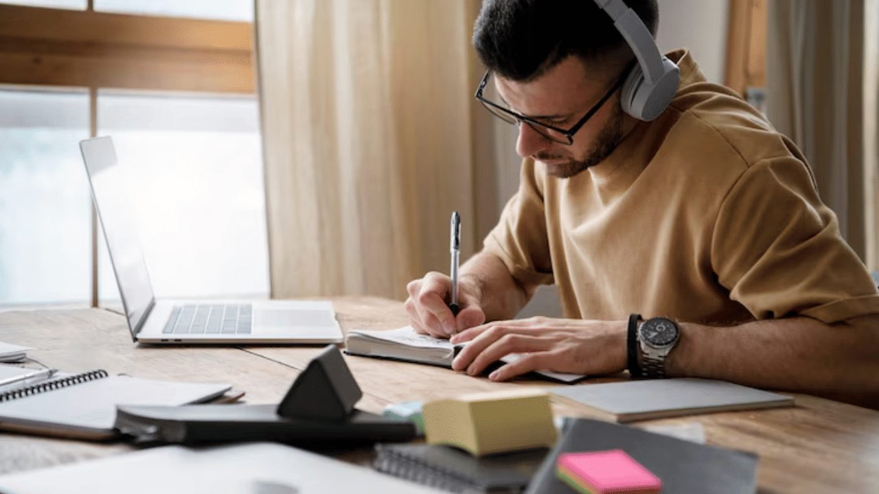 പിഎച്ഡി പ്രവേശനത്തിനും റിസർച്ചിനും അസിസ്റ്റന്റ് പ്രൊഫസർ പോസ്റ്റിലേക്കുമുള്ള യോ​ഗ്യതയാണ് നെറ്റ് സ്കോർ.  ‌( ​IMAGE -  FREEPIK)