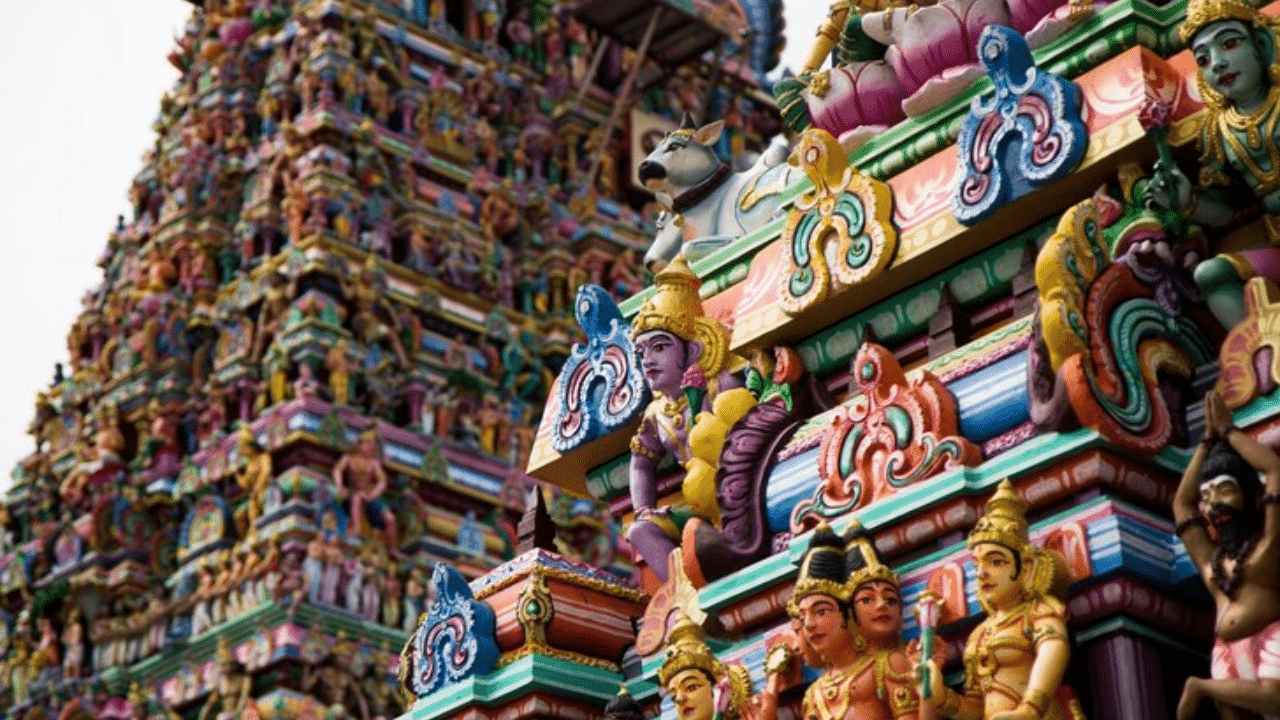 ചെന്നൈ - ദക്ഷിണേന്ത്യൻ സംസ്കാരത്തിന്റെ അഭിമാനമായി നിലകൊള്ളുന്ന ക്ഷേത്രങ്ങൾ, ബ്രിട്ടീഷ് കാലഘട്ടത്തിലെ മ്യൂസിയങ്ങൾ, സ്മാരകങ്ങൾ, പ്രശസ്തമായ മറീന ബീച്ച് എന്നിവയെല്ലാം സഞ്ചാരികളെ ചെന്നൈയിലെത്തിക്കുന്നു. (ഫോട്ടോ - freepik)