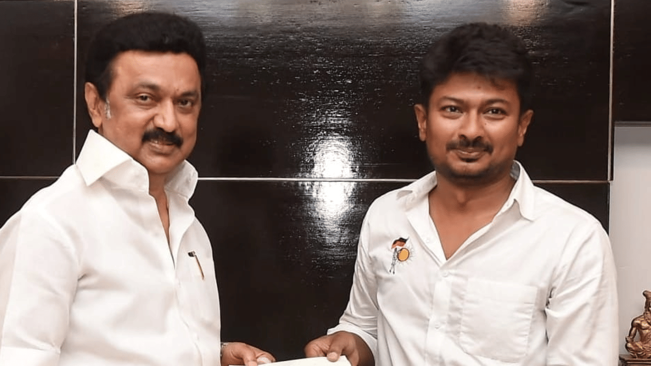 Udhayanidhi Stalin: ജീൻസ് വേണ്ട മുണ്ട് മതി, ഉദയനിധി സ്റ്റാലിനെതിരേ മദ്രാസ് ഹൈക്കോടതിയിൽ ഹർജി Udhayanidhi Stalin: ജീൻസ് വേണ്ട മുണ്ട് മതി, ഉദയനിധി സ്റ്റാലിനെതിരേ മദ്രാസ് ഹൈക്കോടതിയിൽ ഹർജി