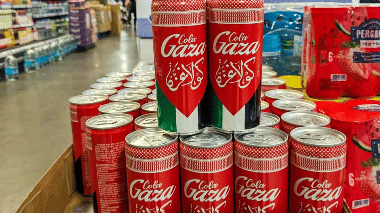 Cola Gaza: വംശഹത്യയില്ലാത്ത, സ്വാതന്ത്ര്യത്തിന്റെ രുചി; യു കെയില് തരംഗമായി കോള ഗസ Cola Gaza: വംശഹത്യയില്ലാത്ത, സ്വാതന്ത്ര്യത്തിന്റെ രുചി; യു കെയില് തരംഗമായി കോള ഗസ