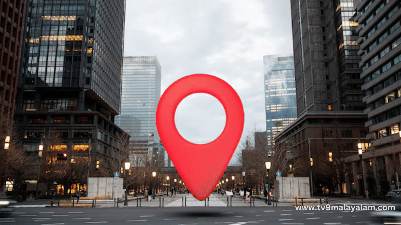 ആൻഡ്രോയിഡ് ഓട്ടോയിലും, ആൻഡ്രോയിഡ് കാർപ്ലേയിലും ഏറ്റവും അധികം ആളുകൾ ഉപയോഗിക്കുന്നത് ഗൂഗിൾ മാപ്പ്സ് തന്നെ. ഗൂഗിൾ മാപ്പിന് പകരമായി ആപ്പിൾ മാപ്സ് ഉണ്ടായിട്ടും ആപ്പിൾ കാർപ്ലേയിൽ ഗൂഗിൾ മാപ്പിന് തന്നെയാണ് സ്വീകാര്യതെയെന്ന് റിപ്പോർട്ട്. 200 കോടി ഉപഭോക്താക്കളെയാണ് ഗൂഗിൾ മാപ്പിന് ലഭിച്ചതെന്നും ഗൂഗിൾ പറയുന്നു. (Image Credits: Freepik)