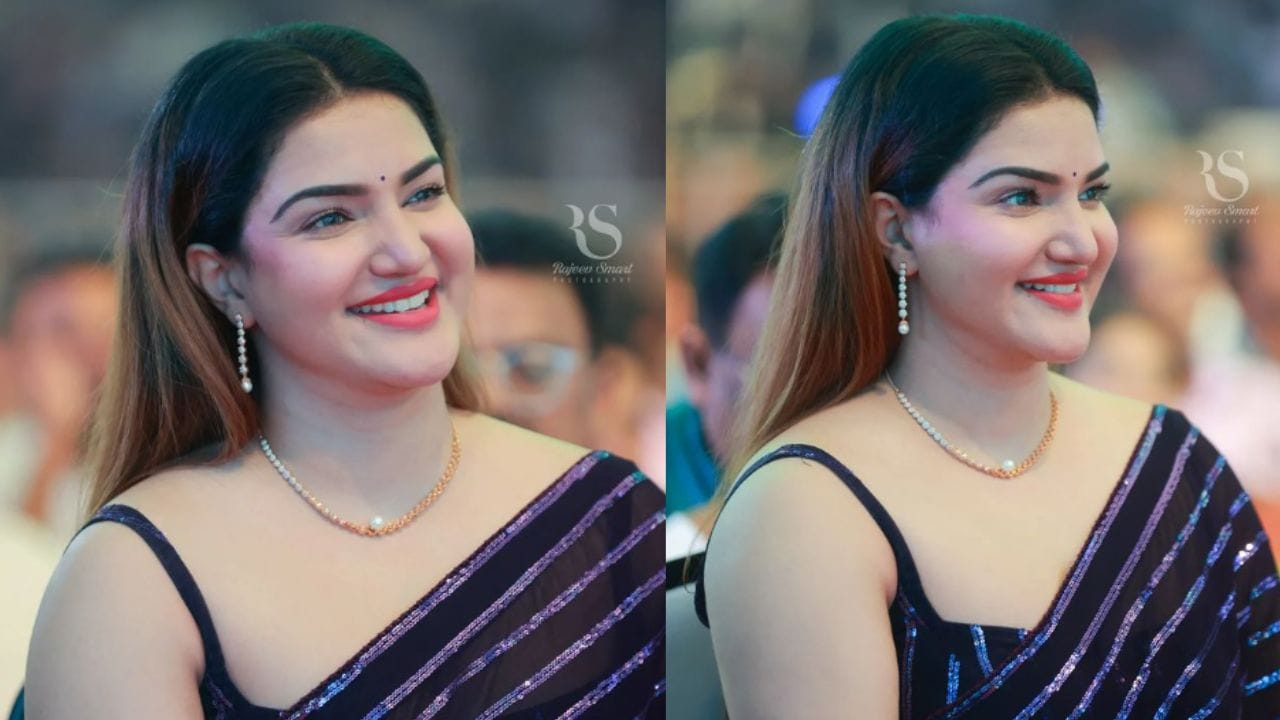 ഏറെ ആരാധകരുള്ള നടിയാണ് ഹണി റോസ്. റേച്ചല്‍ എന്ന ചിത്രമാണ് ഹണിയുടേതായി ഇനി പുറത്തിറങ്ങാനുള്ളത്. മലയാളത്തിന് പുറമെ മറ്റ് നിരവധി ഭാഷകളിലെ സിനിമകളിലും ഹണി റോസ് വേഷമിട്ടിട്ടുണ്ട്. മലയാളത്തേക്കാള്‍ കൂടുതല്‍ ഹണി സജീവമായിരിക്കുന്നതും മറ്റ് ഭാഷകളിലാണ്. (Image Credits: Instagram)