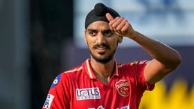 IPL 2025 Auction : ആദ്യ താരത്തിൽ തന്നെ ആർടിഎമ്മിലെ പുതിയ നിയമം പ്രയോഗിച്ച് ഹൈദരാബാദും പഞ്ചാബും; ലേലത്തിന് ആവേശത്തുടക്കം