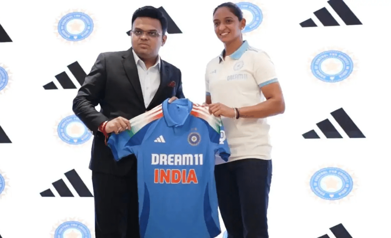 Team India: തോളിൽ ത്രിവർണ്ണവും; ഏകദിന ക്രിക്കറ്റിൽ ടീം ഇന്ത്യക്ക് ഇനി പുതിയ ജഴ്സി Team India: തോളിൽ ത്രിവർണ്ണവും; ഏകദിന ക്രിക്കറ്റിൽ ടീം ഇന്ത്യക്ക് ഇനി പുതിയ ജഴ്സി