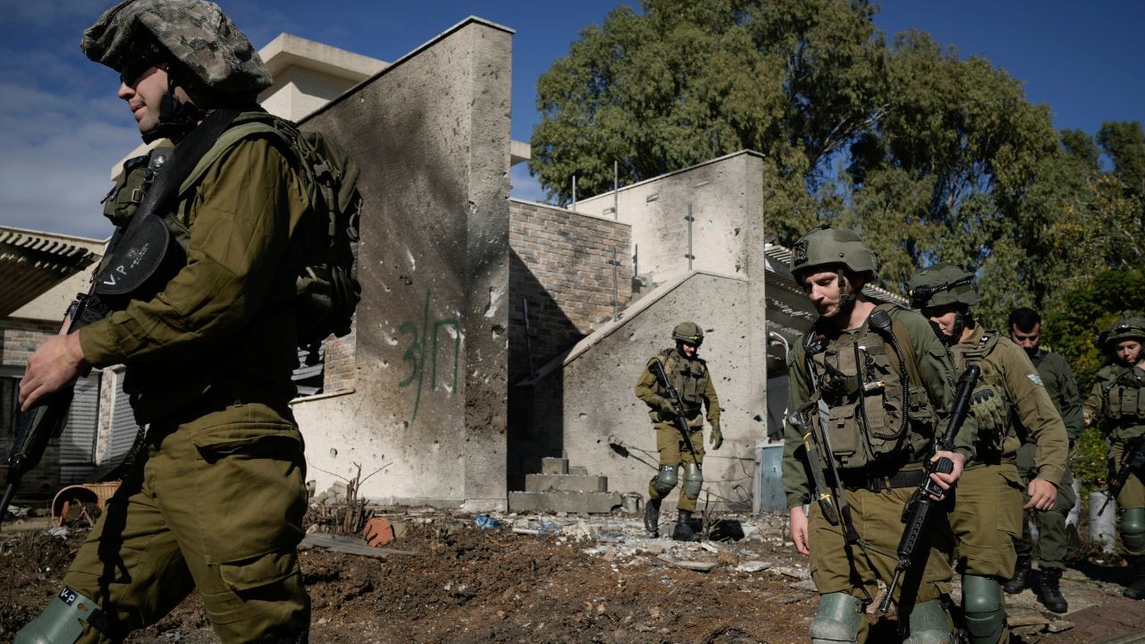 Israel-Hezbollah Ceasefire: വെടിനിര്ത്തല് ആര്ക്ക് വേണ്ടി? അതിര്ത്തികളിലേക്ക് മടങ്ങുന്നവര്ക്ക് നിയന്ത്രണമേര്പ്പെടുത്തി ഇസ്രായേല് Israel-Hezbollah Ceasefire: വെടിനിര്ത്തല് ആര്ക്ക് വേണ്ടി? അതിര്ത്തികളിലേക്ക് മടങ്ങുന്നവര്ക്ക് നിയന്ത്രണമേര്പ്പെടുത്തി ഇസ്രായേല്