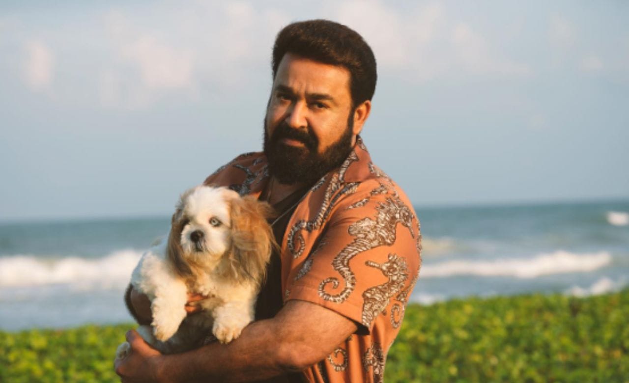 സിനിമയ്ക്ക് അപ്പുറത്ത് ലാലേട്ടന് ഇഷ്ടമുള്ള കാര്യവും പാചകമായിയിരിക്കും. അതുകൊണ്ടായിരിക്കാം ലാലേട്ടന്റെ വിഭവങ്ങളും മലയാളി പരീക്ഷിച്ച് തുടങ്ങിയത്. ലാലേട്ടന്റെ സ്വന്തം ബനാന ഐസ്ക്രീമാണ് ഇപ്പോൾ സോഷ്യൽ മീഡിയയിൽ തരം​ഗം. (Image Credits: Mohanlal)