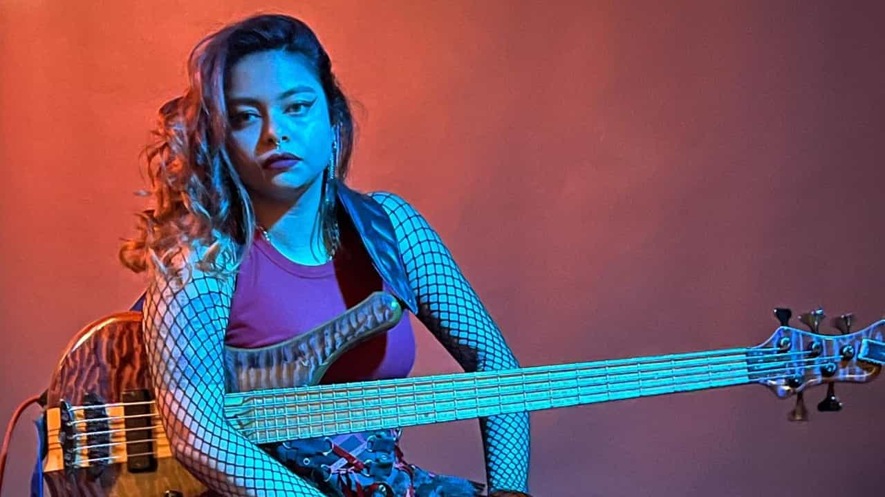 Mohini Dey : കിംവദന്തികളുടെ എരിതീയിൽ എണ്ണയൊഴിക്കാൻ ഞാനില്ല; കേൾക്കുന്നതൊക്കെ അഭ്യൂഹങ്ങളെന്ന് മോഹിനി ഡേ Mohini Dey : കിംവദന്തികളുടെ എരിതീയിൽ എണ്ണയൊഴിക്കാൻ ഞാനില്ല; കേൾക്കുന്നതൊക്കെ അഭ്യൂഹങ്ങളെന്ന് മോഹിനി ഡേ