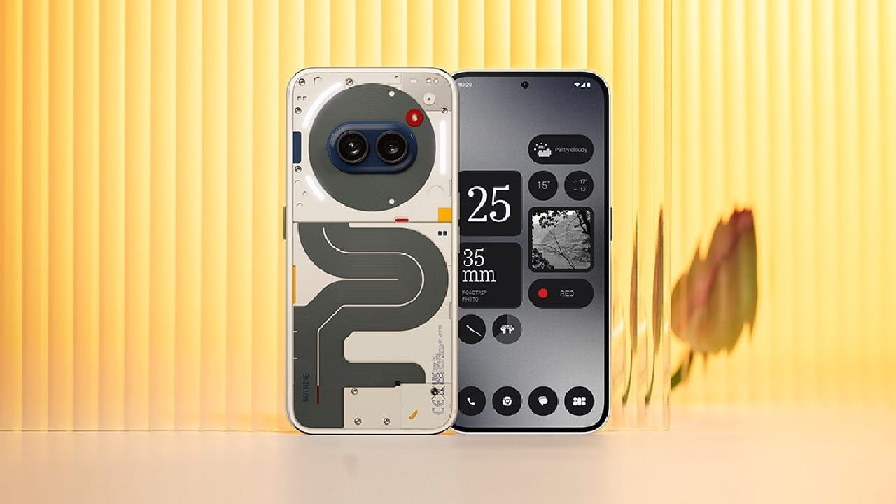 സ്വന്തം ഒഎസ് പരിഗണനയിലുണ്ടെന്ന് നതിംഗ് ഫോൺ സിഇഒ കാൾ പേയ്. ഇതുവരെ ഇറങ്ങിയ നതിംഗ് മോഡലുകളിൽ ആൻഡ്രോയ്ഡിൻ്റെ അടിസ്ഥാനത്തിലുള്ള ഓപ്പറേറ്റിങ് സിസ്റ്റമായിരുന്നു ഉണ്ടായിരുന്നത്. ഇതിന് പകരം സ്വന്തം ഓപ്പറേറ്റിങ് സ്റ്റിസ്റ്റം ഉപയോഗിക്കാനാണ് നതിംഗിൻ്റെ തീരുമാനം. ഇത് എപ്പോൾ പുറത്തിറങ്ങുമെന്ന് വ്യക്തമല്ല. (Image Courtesy - Nothing X)