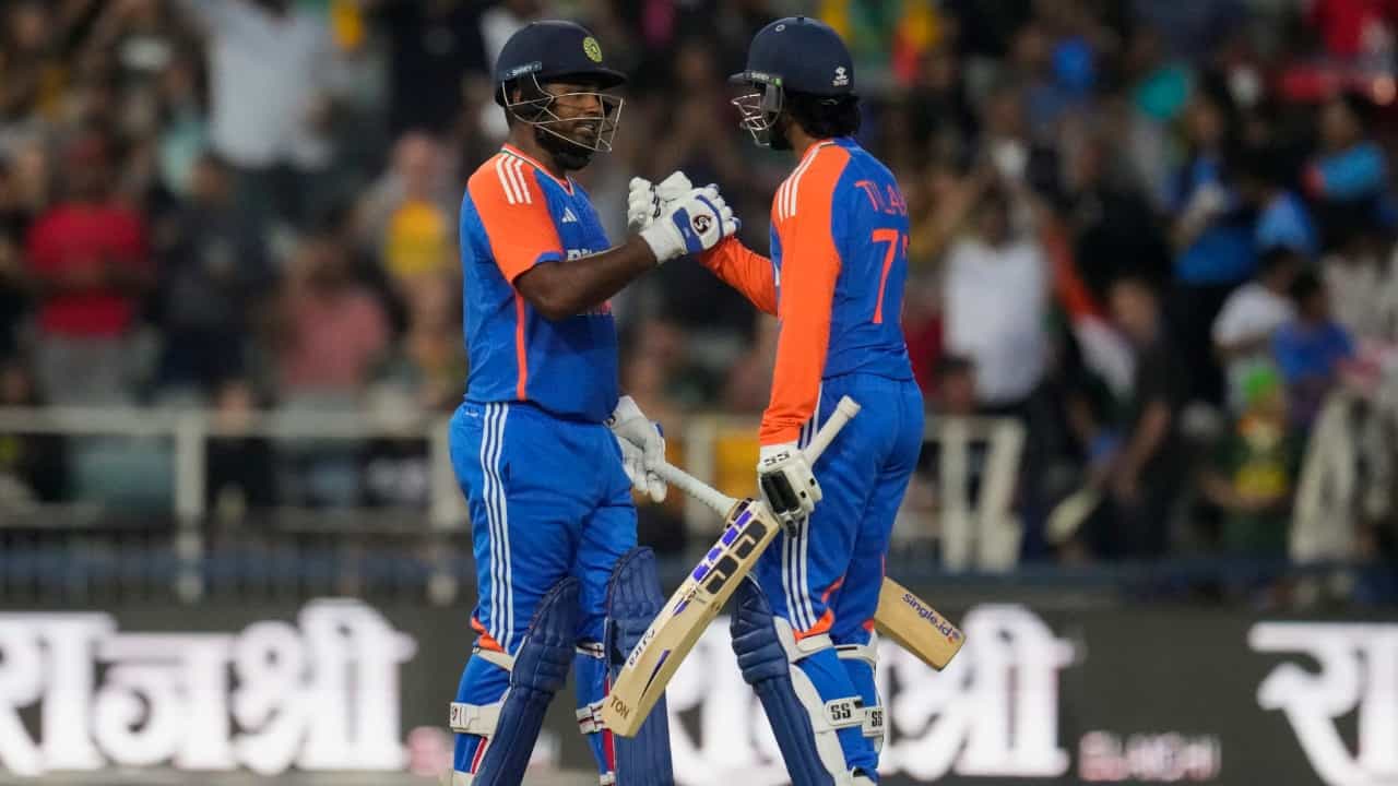 SA vs IND : തിലകും സഞ്ജുവും തുടങ്ങി; അർഷ്ദീപ് തീർത്തു: നാലാം ടി20യിൽ കൂറ്റൻ ജയത്തോടെ പരമ്പര ഇന്ത്യക്ക് SA vs IND : തിലകും സഞ്ജുവും തുടങ്ങി; അർഷ്ദീപ് തീർത്തു: നാലാം ടി20യിൽ കൂറ്റൻ ജയത്തോടെ പരമ്പര ഇന്ത്യക്ക്
