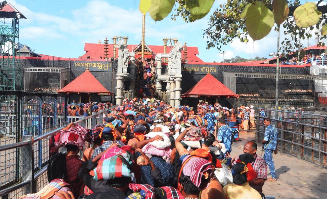 Sabarimala: വ്രതം നോറ്റ് മലചവിട്ടാൻ അയ്യപ്പൻമാർ; അറിഞ്ഞിരിക്കാം ഇക്കാര്യങ്ങൾ