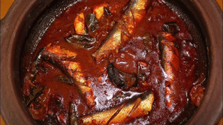 Sardine Fish Curry: കുടംപുളിയിട്ട്… കുരുമുളകിട്ട നല്ല നാടൻ മത്തിക്കറി! ആ​ഹാ അന്തസ്സ്; ഇങ്ങനെ തയ്യാറാക്കിക്കോളൂ