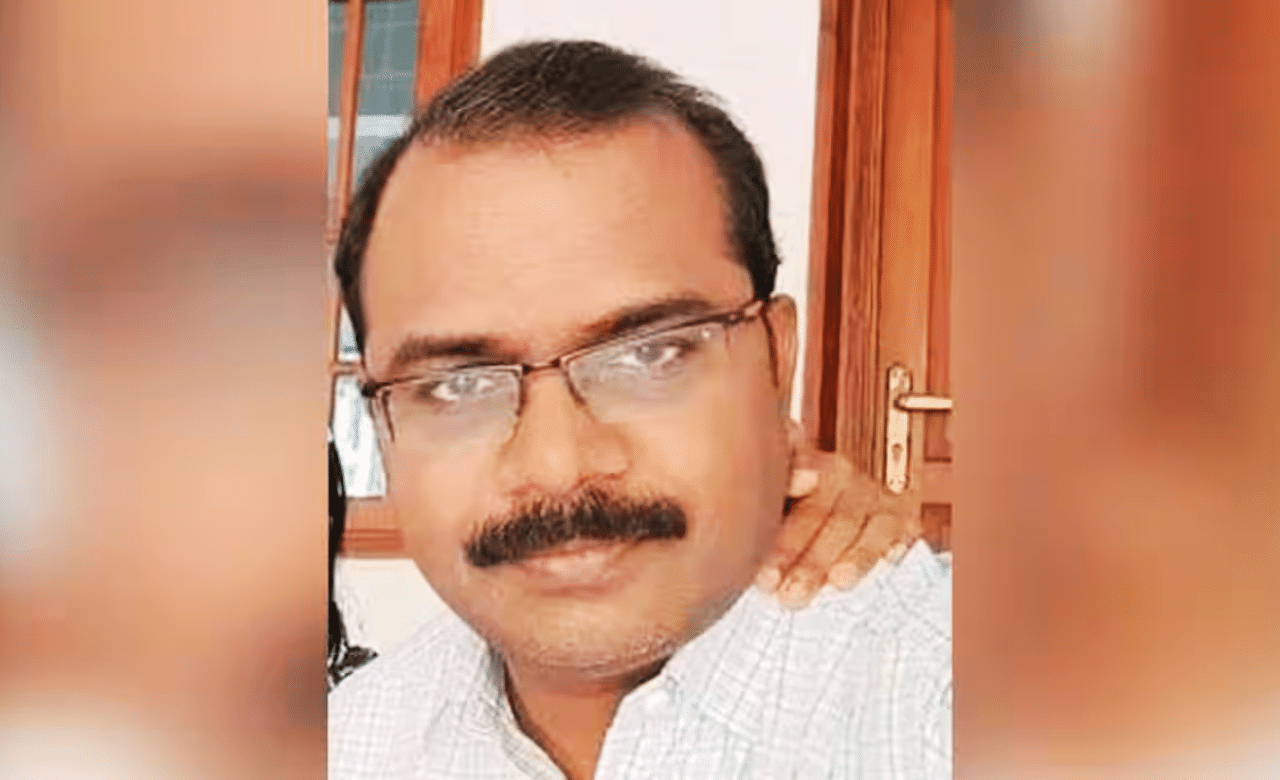 Missing Case: വെെകുമെന്ന് വീട്ടിൽ വിളിച്ചറിയിച്ചു; 24 മണിക്കൂർ കഴിഞ്ഞിട്ടും മടങ്ങി വരാതെ തിരൂർ തഹസിൽദാർ, പരാതി Missing Case: വെെകുമെന്ന് വീട്ടിൽ വിളിച്ചറിയിച്ചു; 24 മണിക്കൂർ കഴിഞ്ഞിട്ടും മടങ്ങി വരാതെ തിരൂർ തഹസിൽദാർ, പരാതി