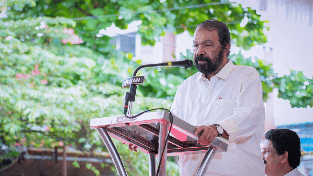 Christmas Exam Question Paper Leak: സ്വകാര്യ സ്ഥാപനങ്ങളിൽ ജോലി ചെയ്യുന്ന സർക്കാർ അധ്യാപകരാണോ നിങ്ങൾ? എങ്കിൽ പണി വരുന്നുണ്ട്! മുന്നറിയിപ്പുമായി മന്ത്രി