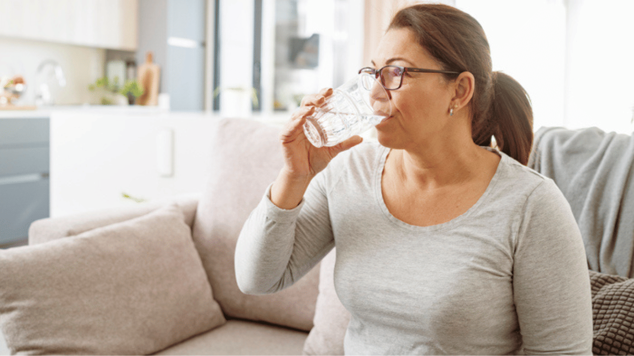 Health tips : പ്രമേഹ രോഗികളുടെ ശ്രദ്ധയ്ക്ക്, നിങ്ങൾ വെള്ളം കുടിക്കുമ്പോൾ ഇത്രയും മാറ്റങ്ങൾ ശരീരത്തിൽ സംഭവിക്കും Health tips : പ്രമേഹ രോഗികളുടെ ശ്രദ്ധയ്ക്ക്, നിങ്ങൾ വെള്ളം കുടിക്കുമ്പോൾ ഇത്രയും മാറ്റങ്ങൾ ശരീരത്തിൽ സംഭവിക്കും
