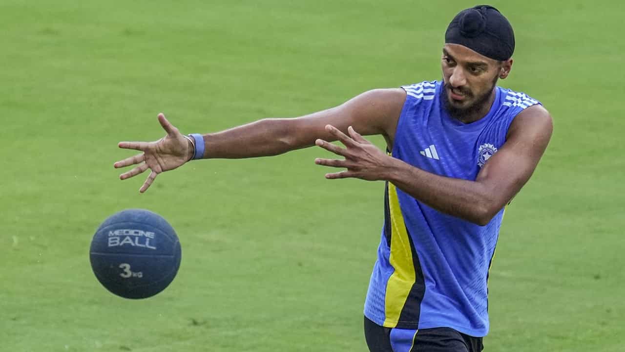 Aakash Chopra: ഇക്കാര്യത്തില്‍ ബുംറയെക്കാള്‍ കേമന്‍ അര്‍ഷ്ദീപ് തന്നെ, പഞ്ചാബ് കിങ്‌സ് താരത്തെ പുകഴ്ത്തി ആകാശ് ചോപ്ര